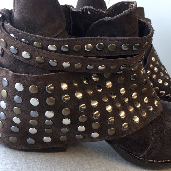 Brown studded Suede Boot - Picture 4 of 4